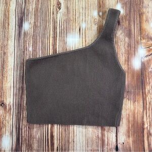 Babaton Ribbed One Shoulder Crop Top
Size Medium